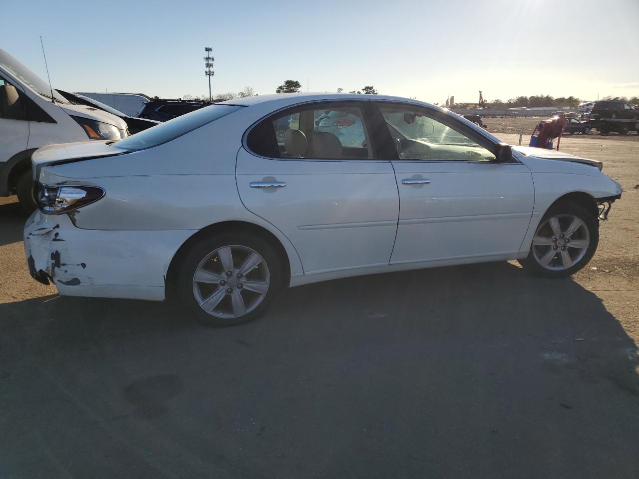 Image 3 of 2005 LEXUS ES 330 2005 with VIN JTHBA30G155067669