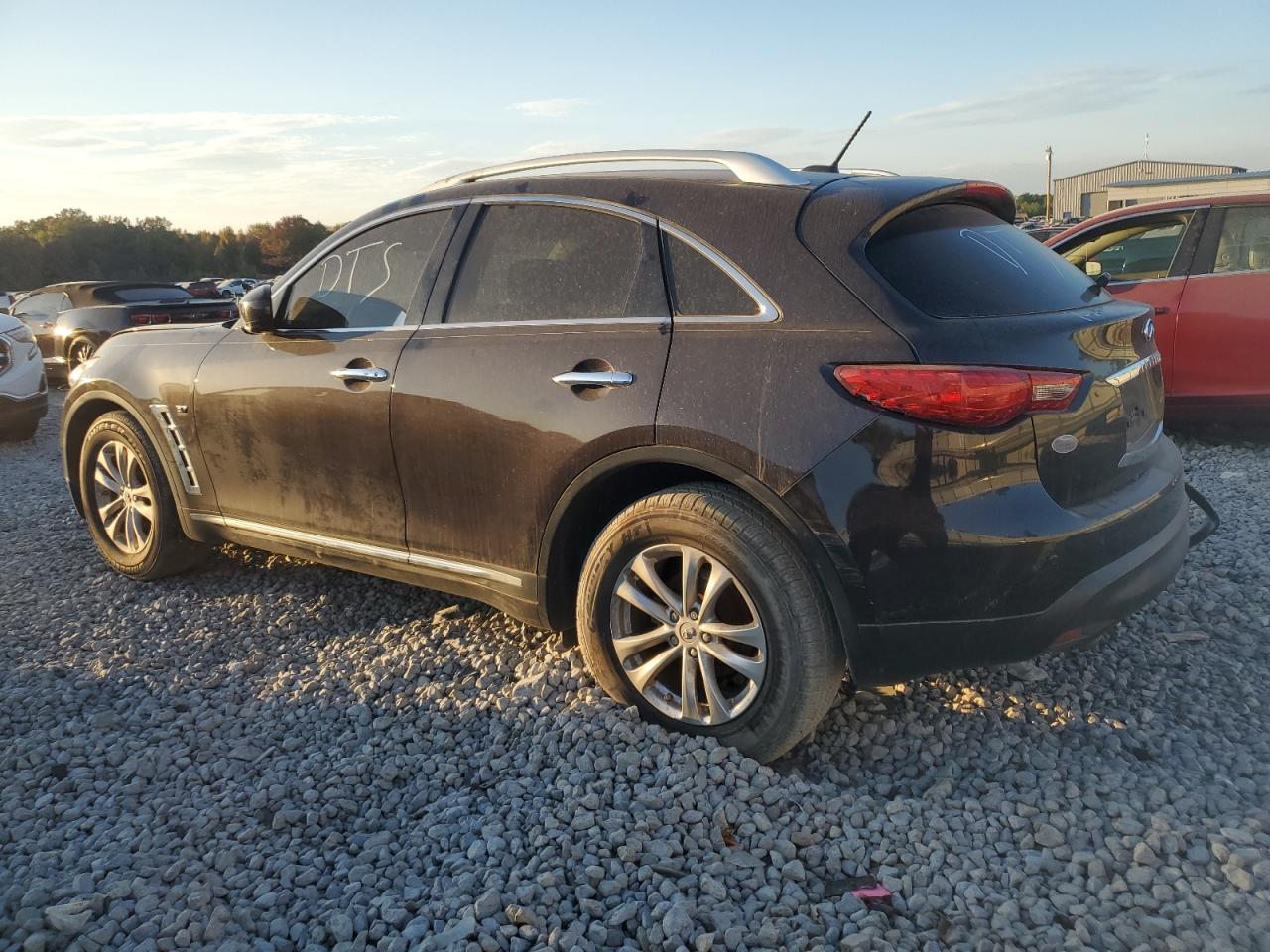 Изображение 2 2017 INFINITI QX70  2017 с VIN JN8CS1MU6HM140332