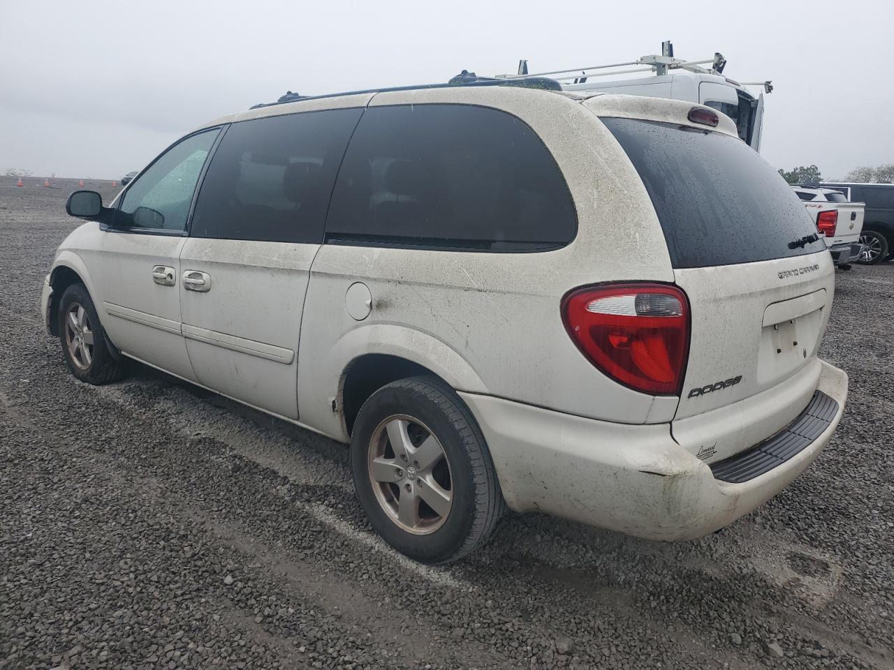 Image 2 of 2005 DODGE GRAND CARAVAN SXT 2005 with VIN 2D4GP44L65R600379