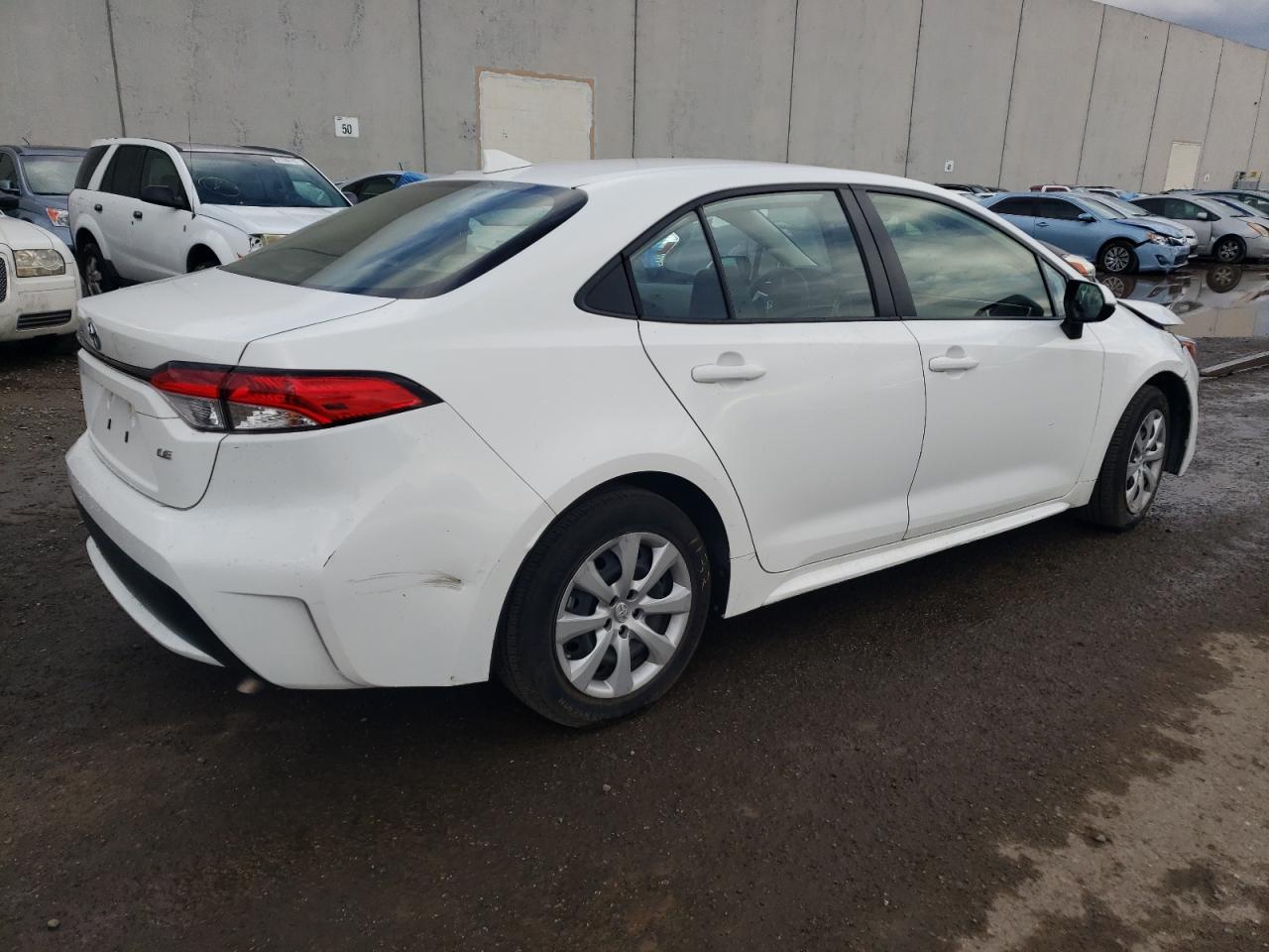 Image 3 of 2022 TOYOTA COROLLA LE 2022 with VIN JTDEPMAE2N3017732