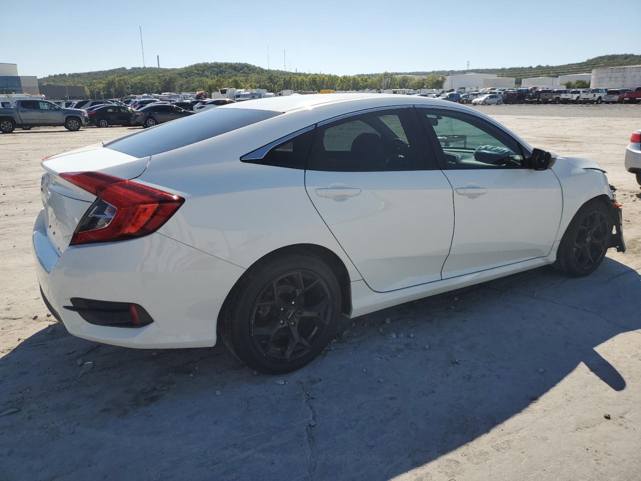 Изображение 3 2018 HONDA CIVIC LX 2018 с VIN 19XFC2F58JE205686