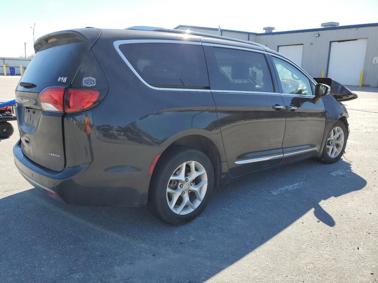 Image 3 of 2020 CHRYSLER PACIFICA LIMITED 2020 with VIN 2C4RC1GG4LR144037