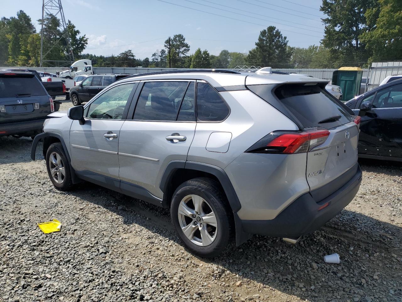Image 2 of Toyota Rav4 Xle 2019 with VIN JTMP1RFV5KD519821