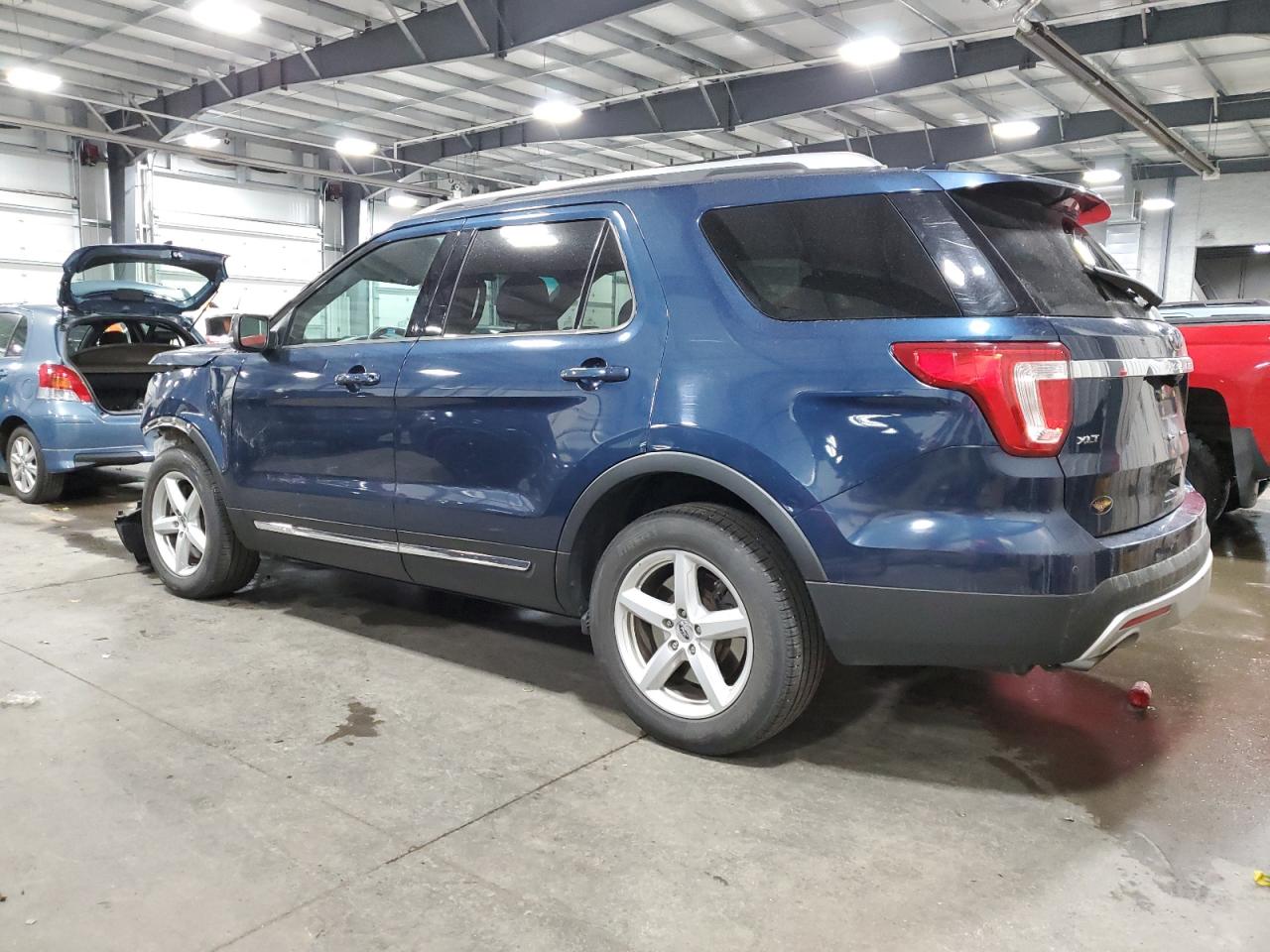 Image 2 of 2017 FORD EXPLORER XLT 2017 with VIN 1FM5K8DH0HGB68301