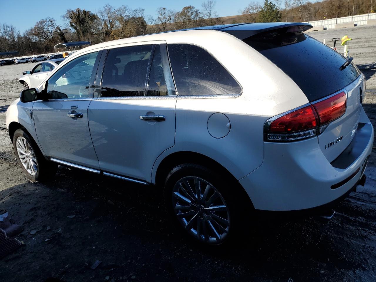 Image 2 of 2011 LINCOLN MKX  2011 with VIN 2LMDJ6JK3BBJ27439