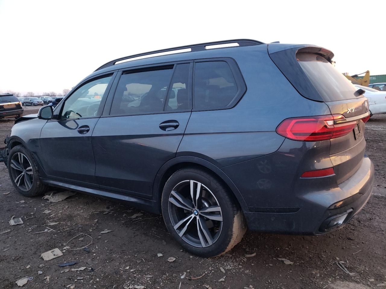 Изображение 2 2022 BMW X7 XDRIVE40I 2022 с VIN 5UXCW2C07N9L38824