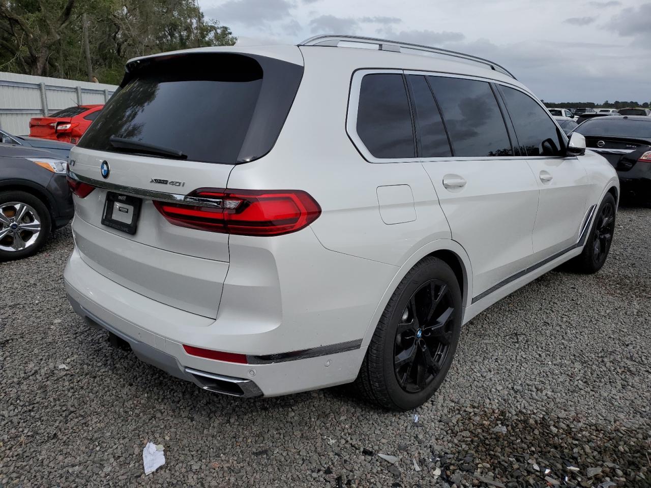 Image 3 of 2022 BMW X7 XDRIVE40I 2022 with VIN 5UXCW2C00N9M57203