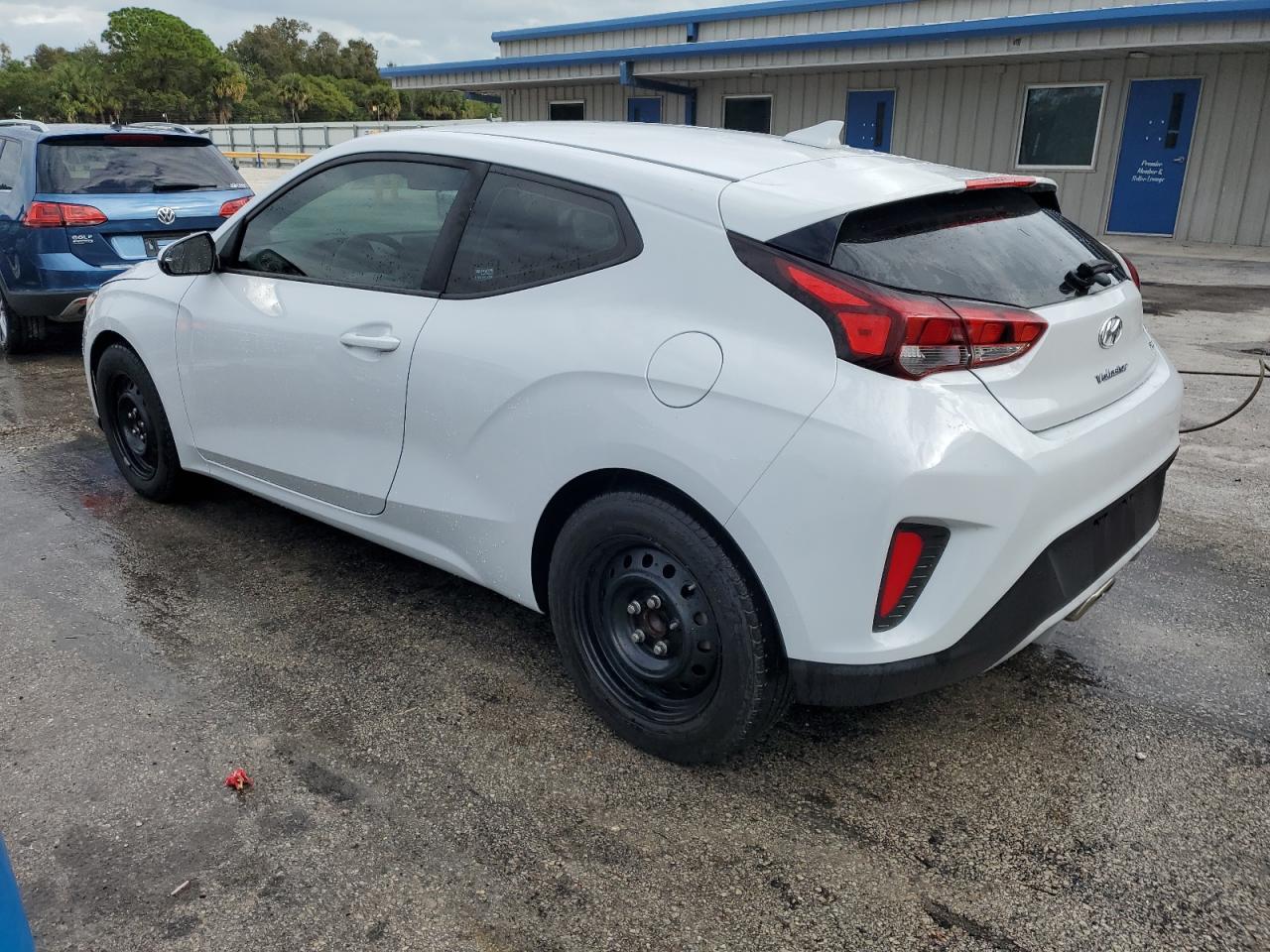 Image 2 of 2020 HYUNDAI VELOSTER BASE 2020 with VIN KMHTG6AF5LU031655