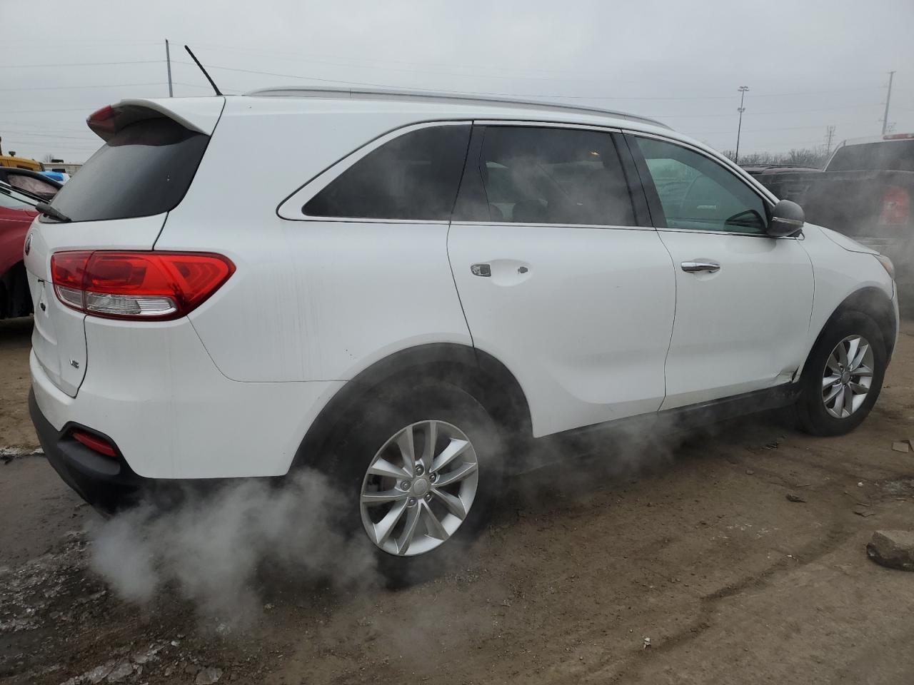 Изображение 3 2016 KIA SORENTO LX 2016 с VIN 5XYPG4A52GG097010