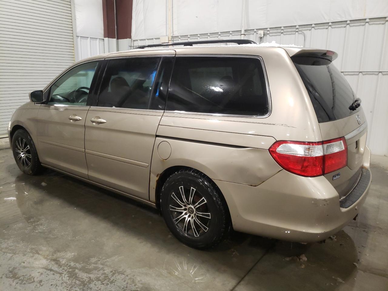 Image 2 of 2005 HONDA ODYSSEY TOURING 2005 with VIN 5FNRL38855B067910