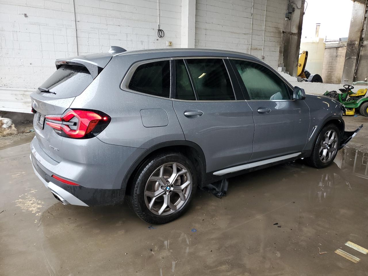 Image 3 of 2023 BMW X3 XDRIVE30I 2023 with VIN 5UX53DP09P9S09073