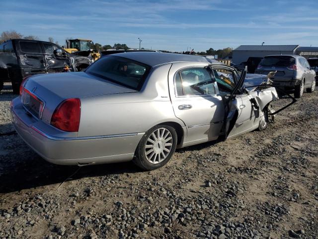 Image 3 of 2004 LINCOLN TOWN CAR EXECUTIVE 2004 with VIN 1LNHM81WX4Y653804