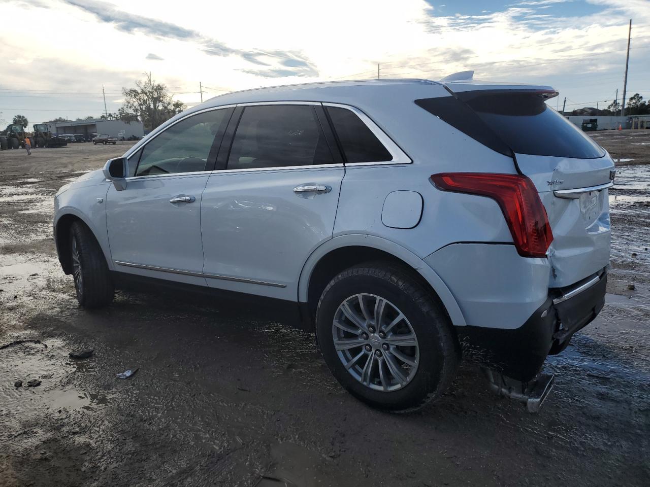 Obraz 2 z 2018 CADILLAC XT5 LUXURY 2018 z VIN 1GYKNCRS5JZ192586
