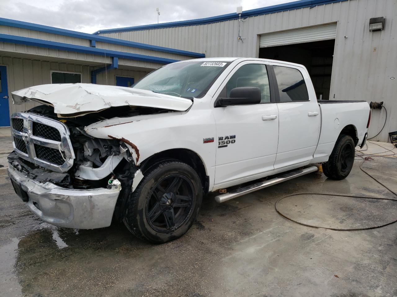 Obraz 1 z 2019 RAM 1500 CLASSIC SLT 2019 z VIN 1C6RR6TTXKS561505