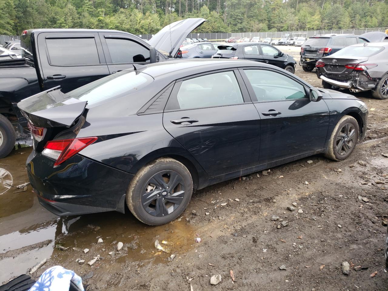 Image 3 of 2022 HYUNDAI ELANTRA SEL 2022 with VIN KMHLM4AG4NU355575
