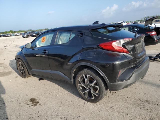 Obraz 2 z 2019 TOYOTA C-HR XLE 2019 z VIN NMTKHMBX0KR075069