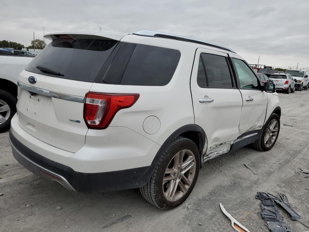 Image 3 of 2016 FORD EXPLORER LIMITED 2016 with VIN 1FM5K8F85GGA33195