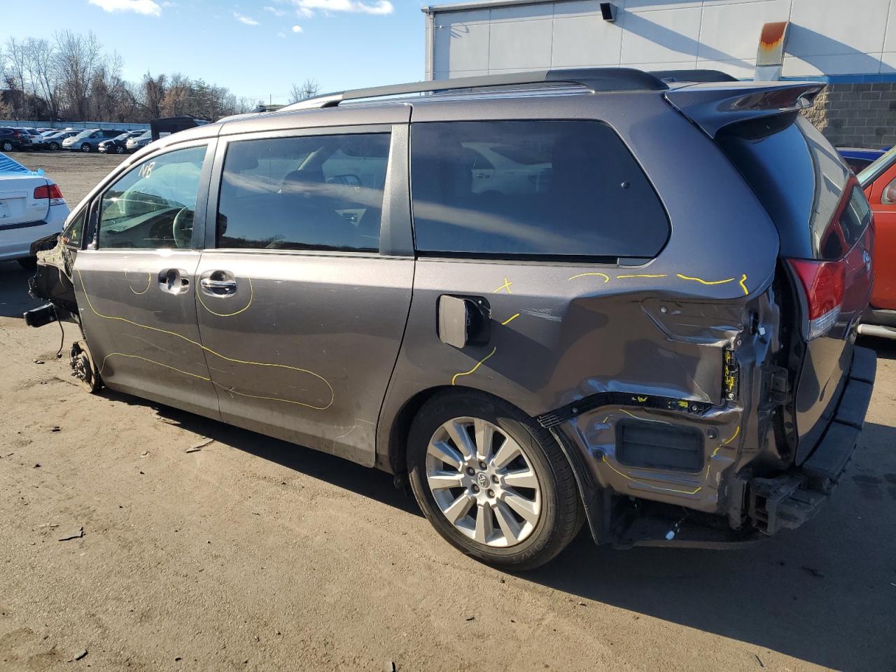 Image 2 of 2014 TOYOTA SIENNA XLE 2014 with VIN 5TDDK3DCXES090571