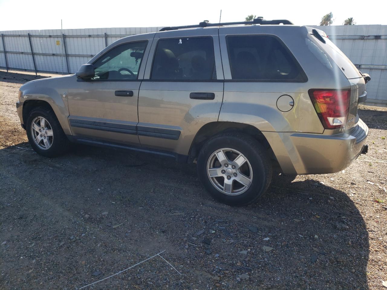 Изображение 2 2005 JEEP GRAND CHEROKEE LAREDO 2005 с VIN 1J8HR48N05C691688