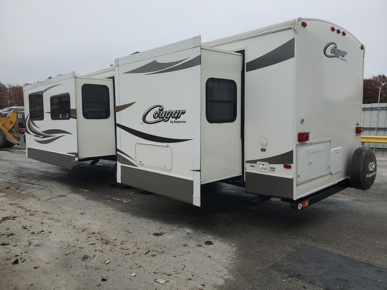 Image 3 of 2014 KEYSTONE COUGAR 2014 with VIN 4YDT30F25EV500935