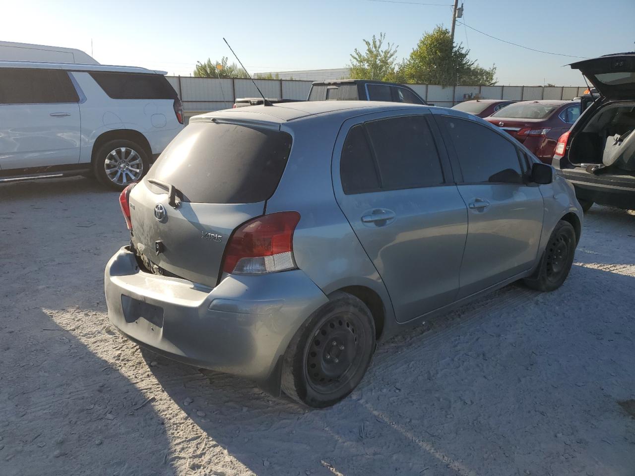 Image 3 of 2010 TOYOTA YARIS  2010 with VIN JTDKT4K32A5288509