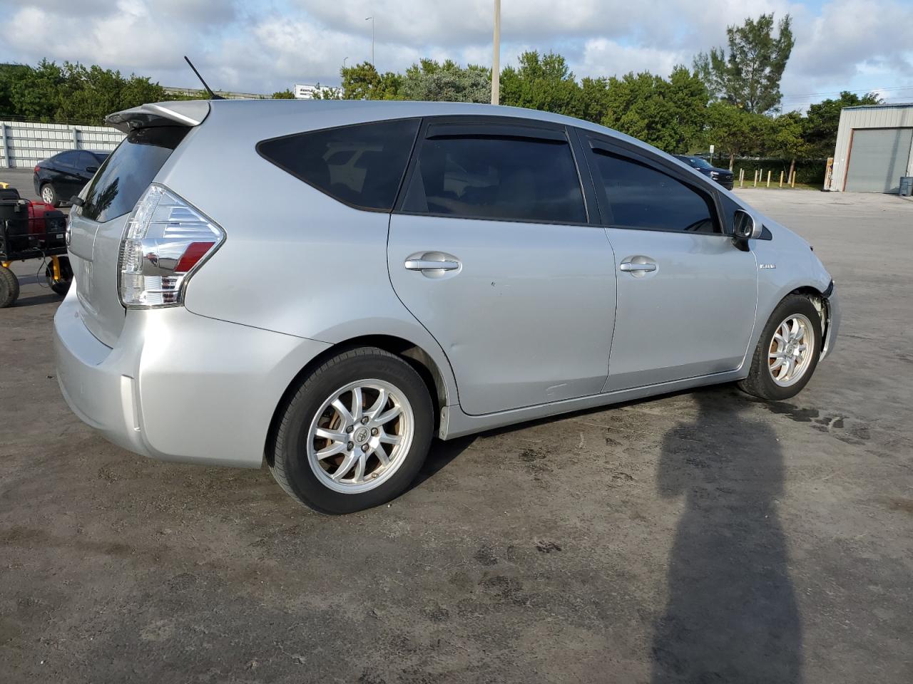 Obraz 3 z 2013 TOYOTA PRIUS V 2013 z VIN JTDZN3EU3D3230092