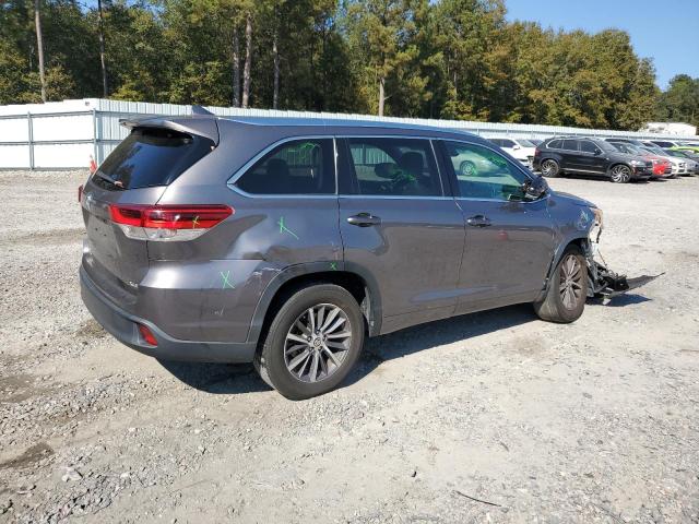 Image 3 of 2018 TOYOTA HIGHLANDER SE 2018 with VIN 5TDKZRFH3JS548010