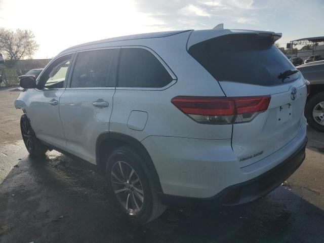 Image 2 of 2019 TOYOTA HIGHLANDER SE 2019 with VIN 5TDKZRFH3KS327895