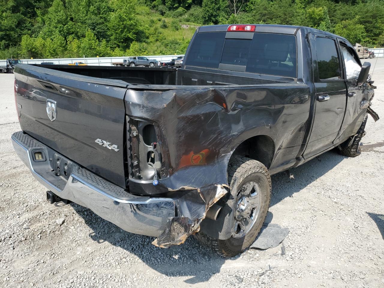 Image 3 of 2016 RAM 2500 SLT 2016 with VIN 3C6UR5DL8GG229726