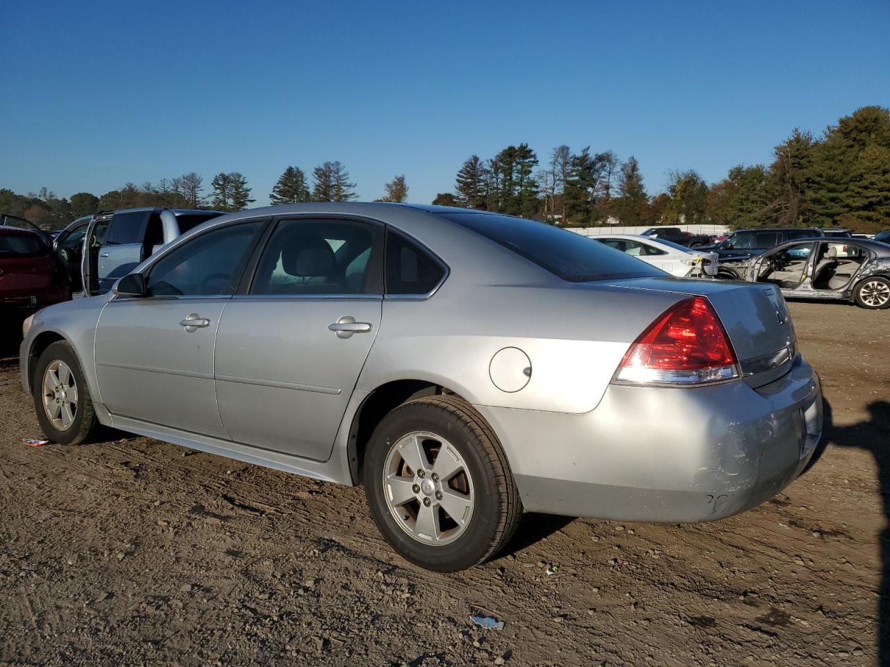 Image 2 of 2011 CHEVROLET IMPALA LT 2011 with VIN 2G1WG5EK9B1121557