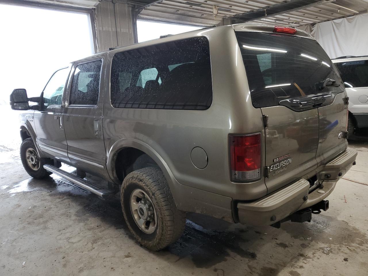 Image 2 of 2005 FORD EXCURSION LIMITED 2005 with VIN 1FMSU43P95EA57526