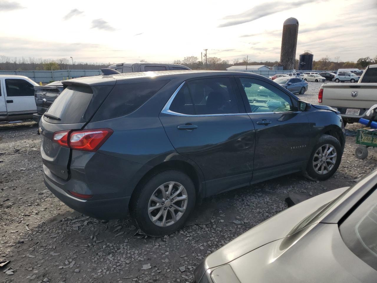 Obraz 3 z 2020 CHEVROLET EQUINOX LT 2020 z VIN 2GNAXKEV3L6259486