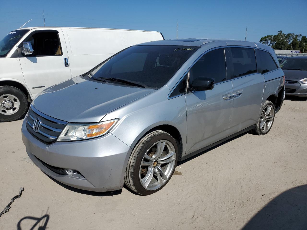Изображение 1 Honda Odyssey Exl 2012 с VIN 5FNRL5H67CB054809