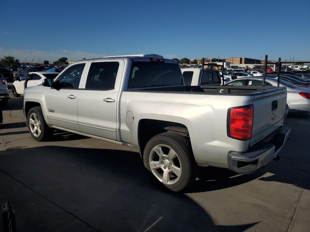 Image 2 of 2016 CHEVROLET SILVERADO C1500 LT 2016 with VIN 3GCPCREC1GG337134