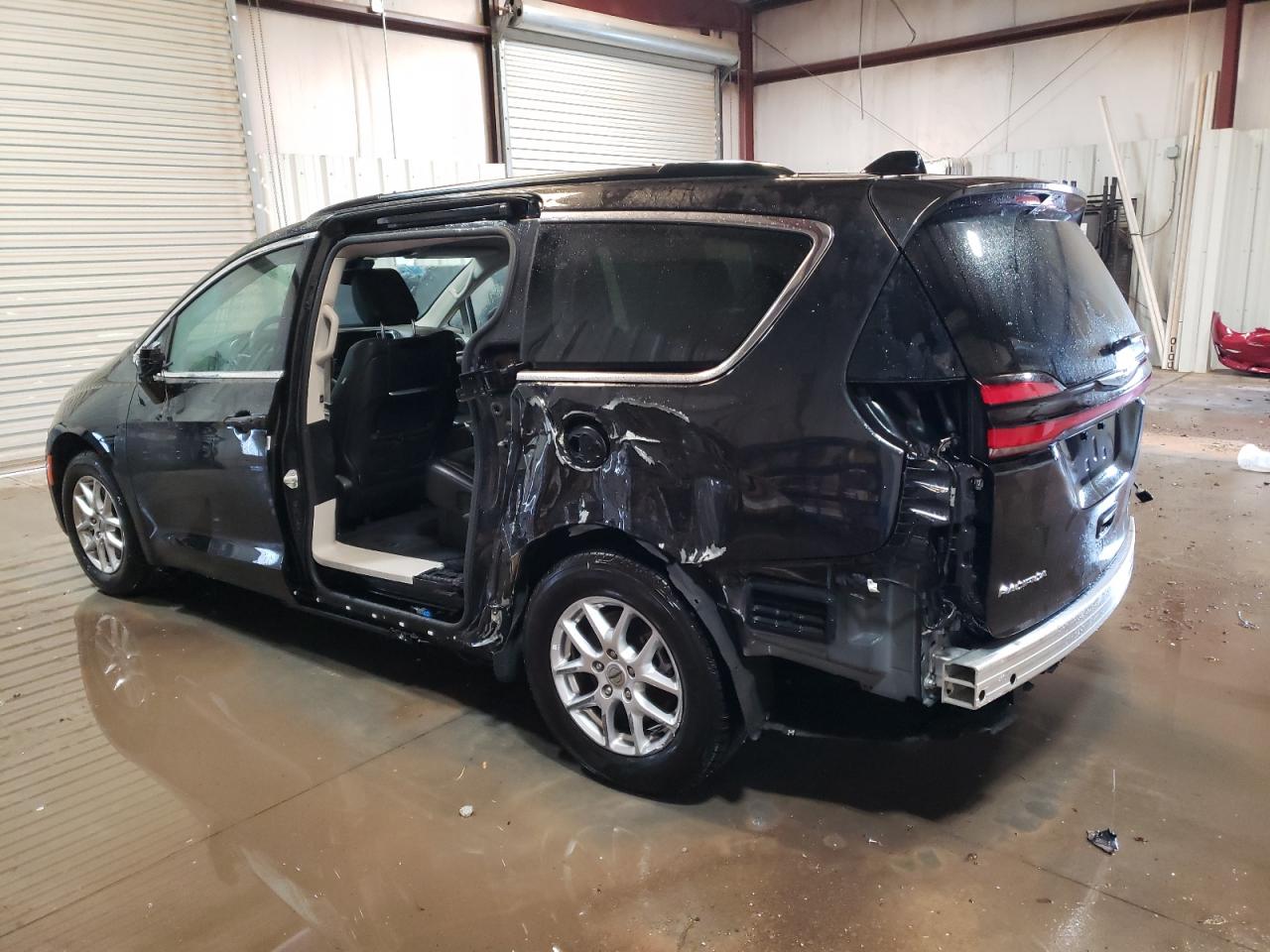 Изображение 2 2022 CHRYSLER PACIFICA TOURING L 2022 с VIN 2C4RC1BG4NR167487
