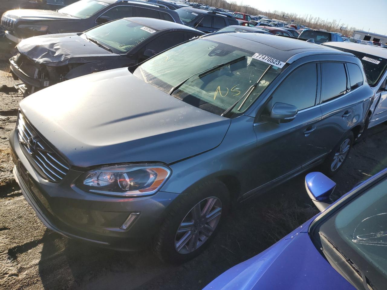 Image 1 of 2017 VOLVO XC60 T5 INSCRIPTION 2017 with VIN YV440MDU2H2120207