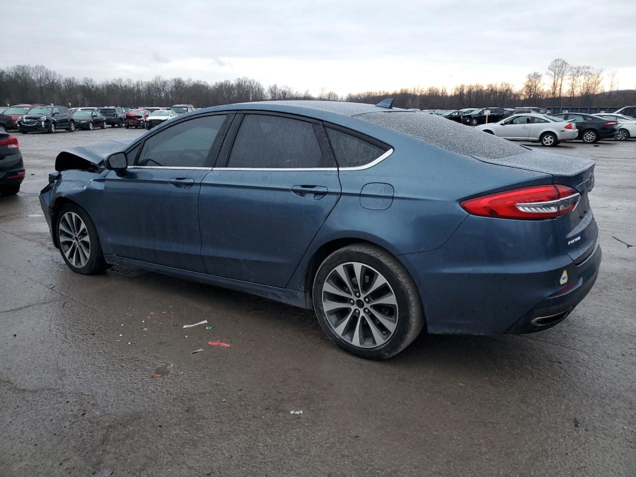 Image 2 of 2019 FORD FUSION SE 2019 with VIN 3FA6P0T97KR165097