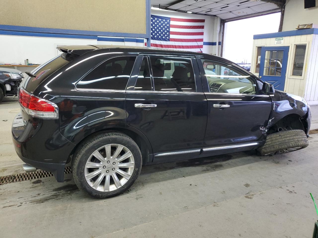 Image 3 of 2011 LINCOLN MKX  2011 with VIN 2LMDJ8JK5BBJ15367