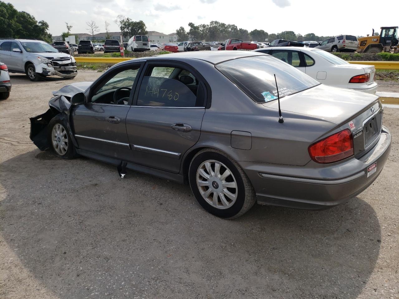 Image 2 of 2003 HYUNDAI SONATA GLS 2003 with VIN KMHWF35H73A890788