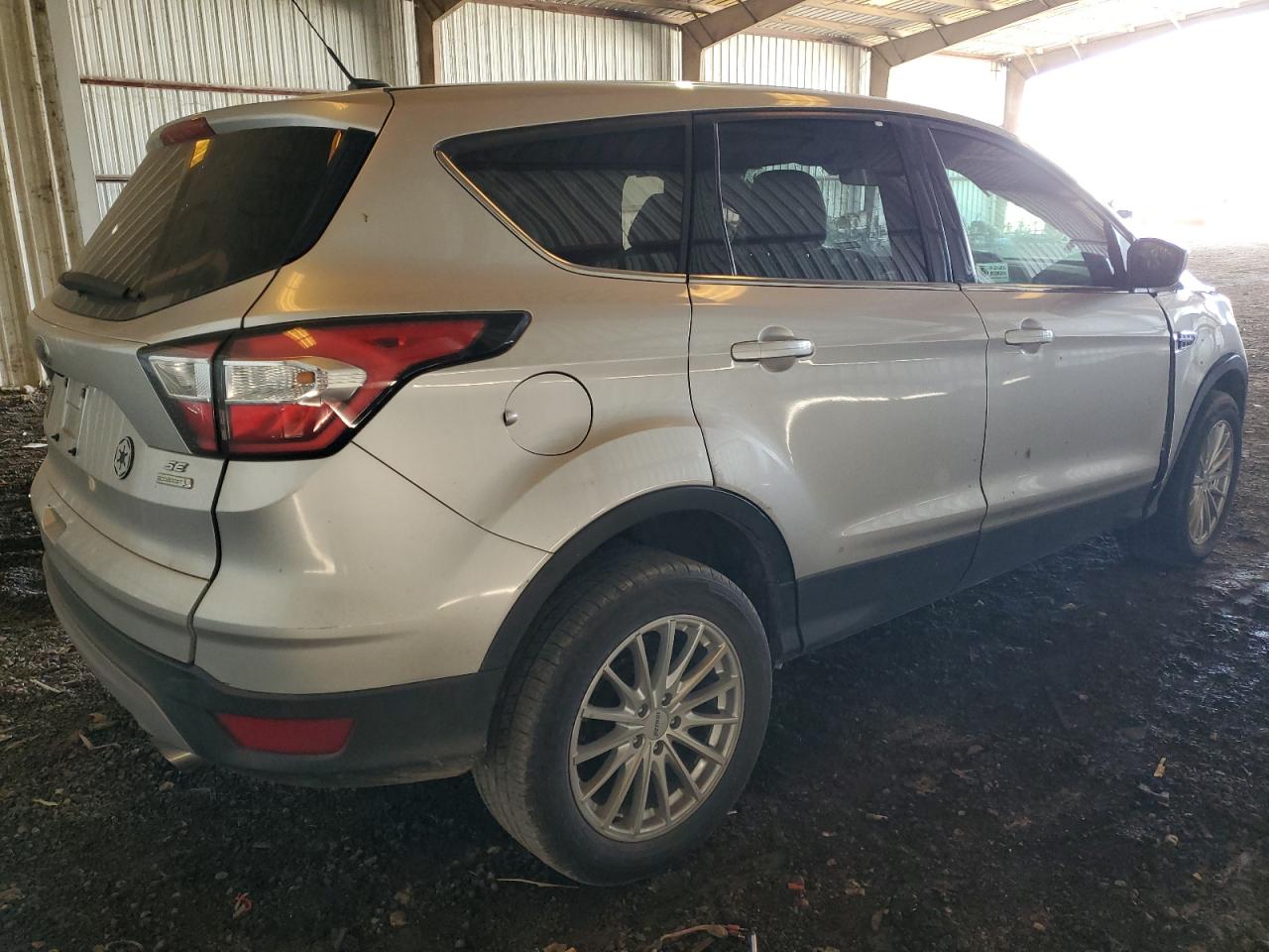 Obraz 3 z 2017 FORD ESCAPE SE 2017 z VIN 1FMCU0GD9HUC24636