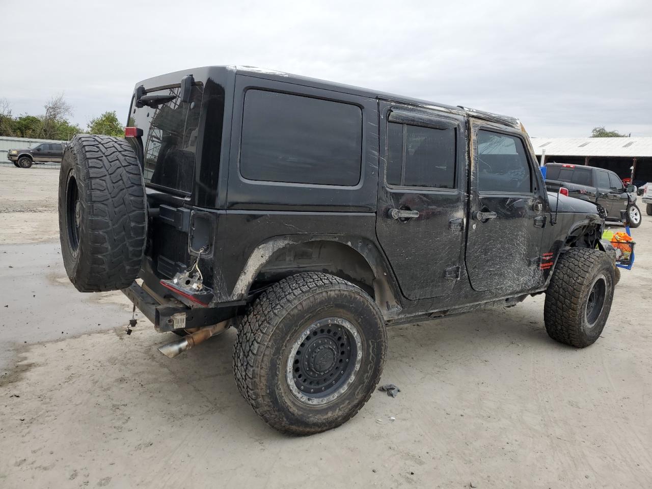 Изображение 3 2012 JEEP WRANGLER UNLIMITED SAHARA 2012 с VIN 1C4HJWEG0CL104743