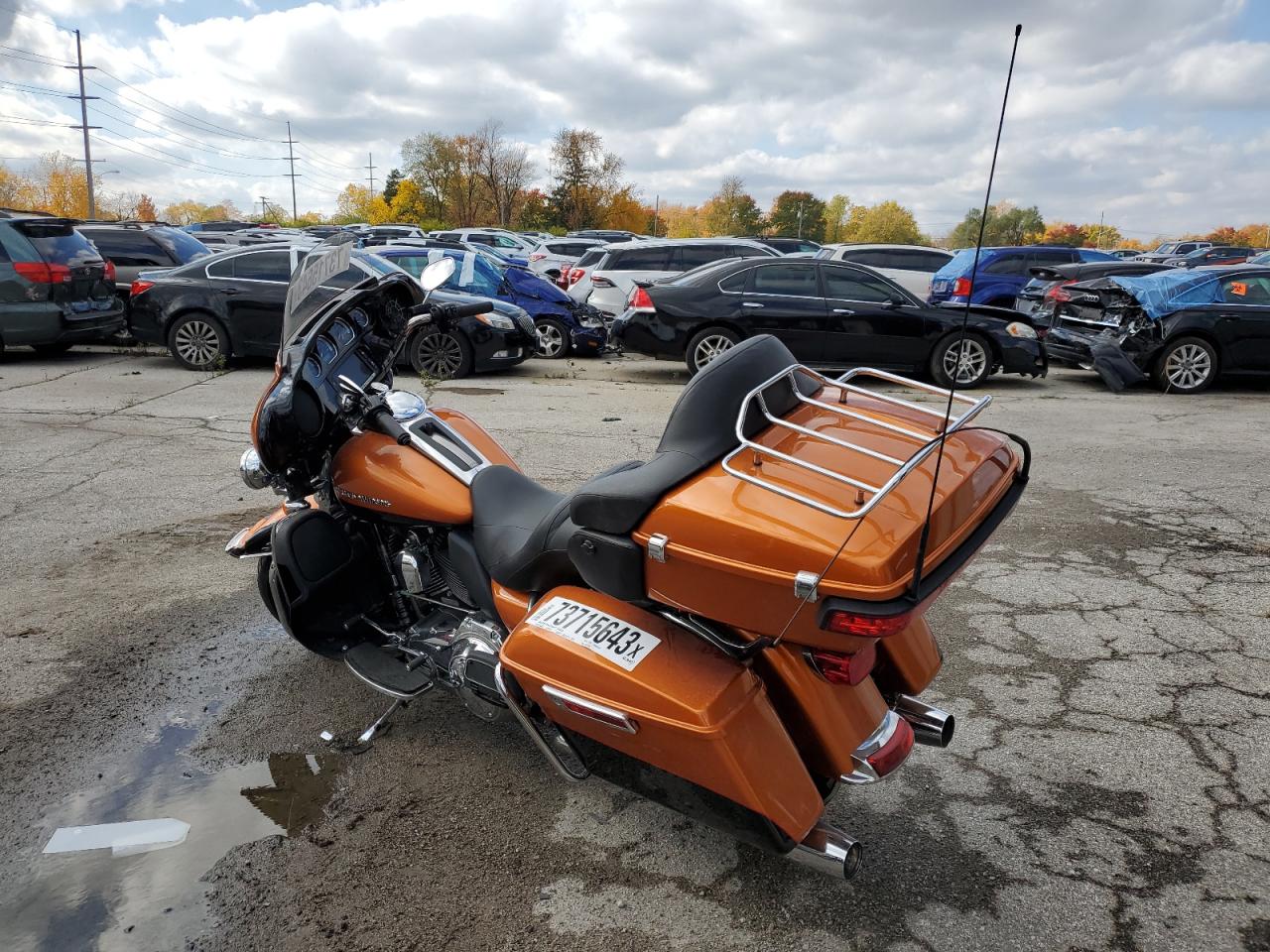 Image 3 of 2015 HARLEY-DAVIDSON FLHTK ULTRA LIMITED 2015 with VIN 1HD1KEL10FB692708