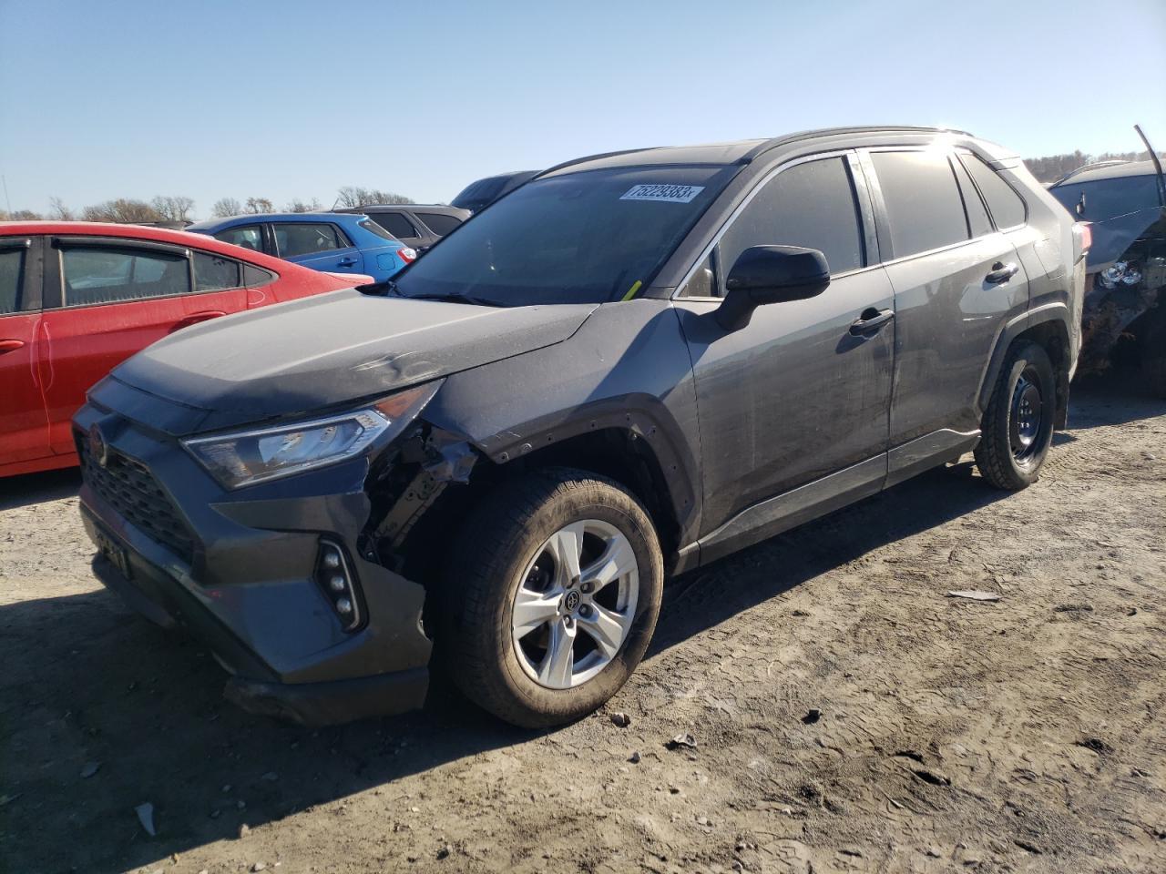Изображение 1 2019 TOYOTA RAV4 XLE 2019 с VIN JTMP1RFV8KD002531