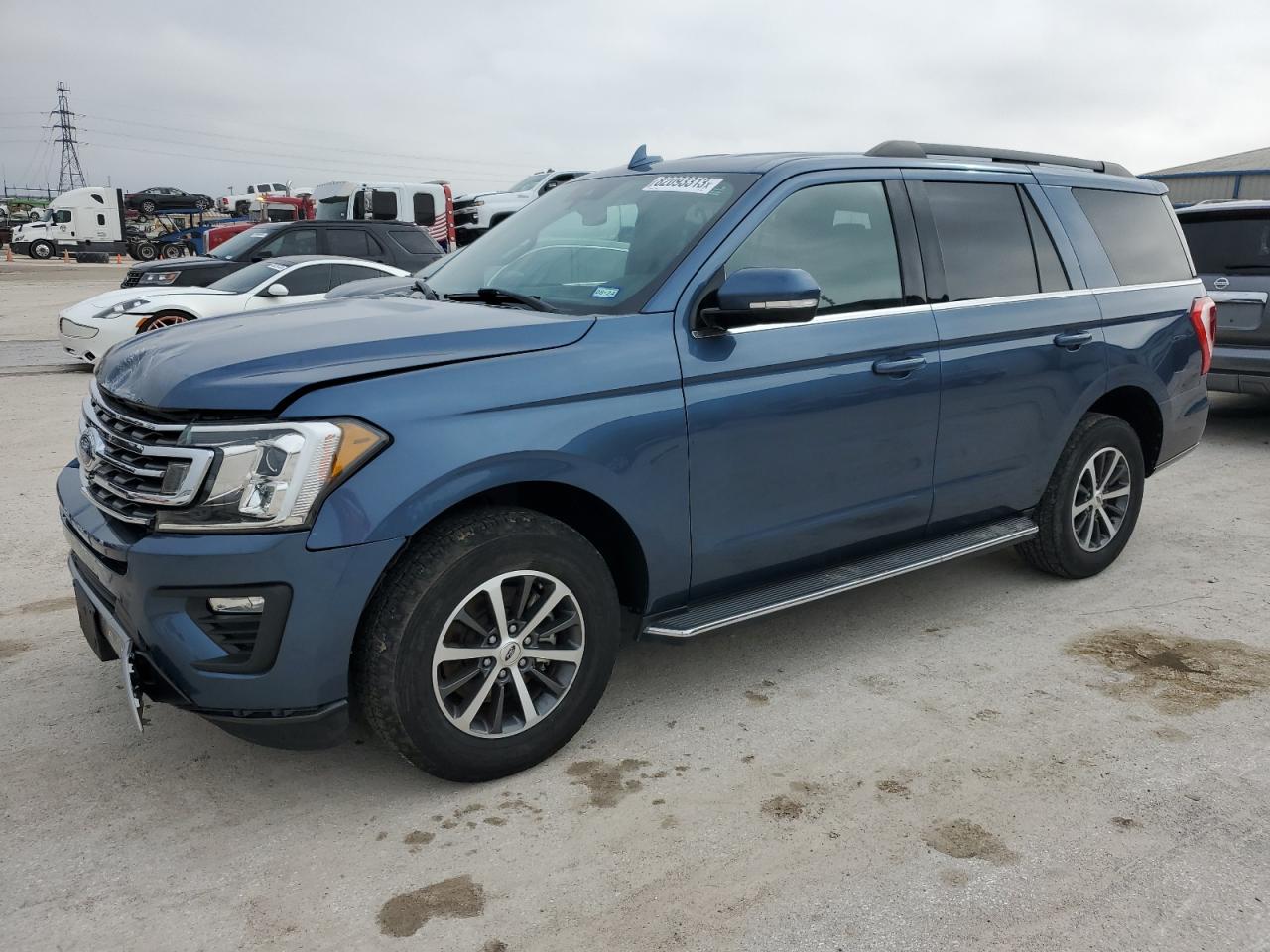Image 1 of 2018 FORD EXPEDITION XLT 2018 with VIN 1FMJU1HT6JEA40693