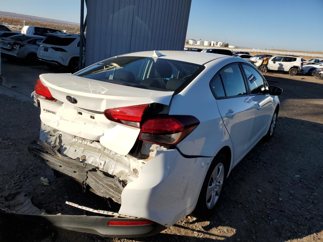 Изображение 3 2017 KIA FORTE LX 2017 с VIN 3KPFK4A77HE078074