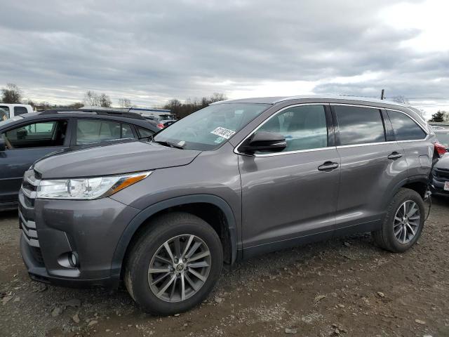 Obraz 1 z 2019 TOYOTA HIGHLANDER SE 2019 z VIN 5TDJZRFH1KS630041