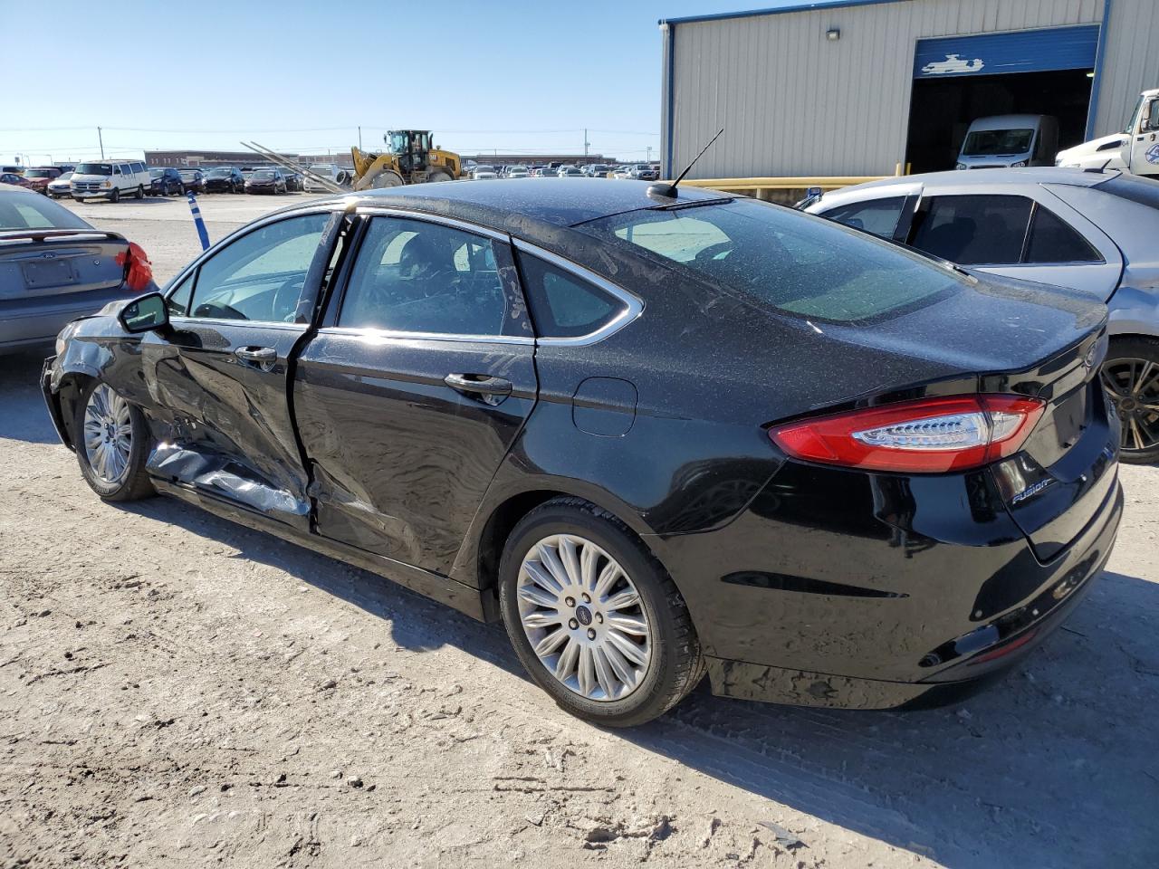 Image 2 of 2015 FORD FUSION SE HYBRID 2015 with VIN 3FA6P0LU7FR113057
