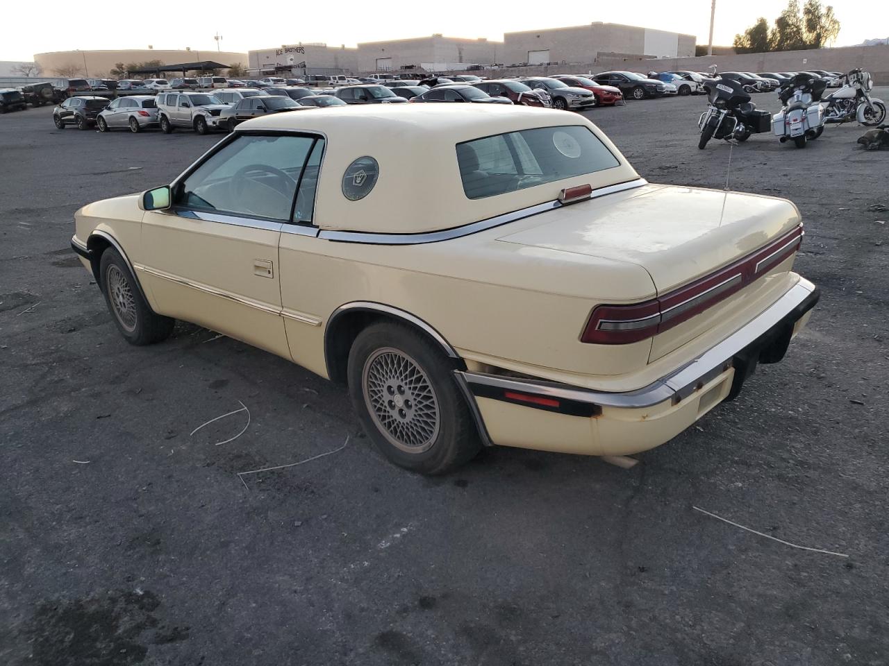 Obraz 2 z 1990 CHRYSLER TC BY MASERATI 1990 z VIN ZC2FS1207LB206278