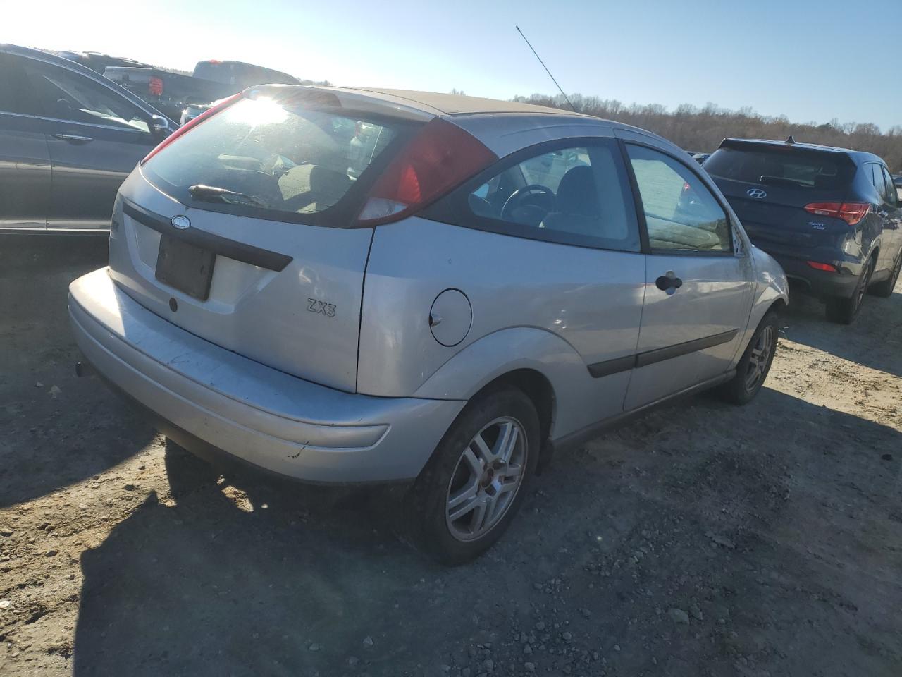 Изображение 3 2000 FORD FOCUS ZX3 2000 с VIN 3FAFP3133YR191379