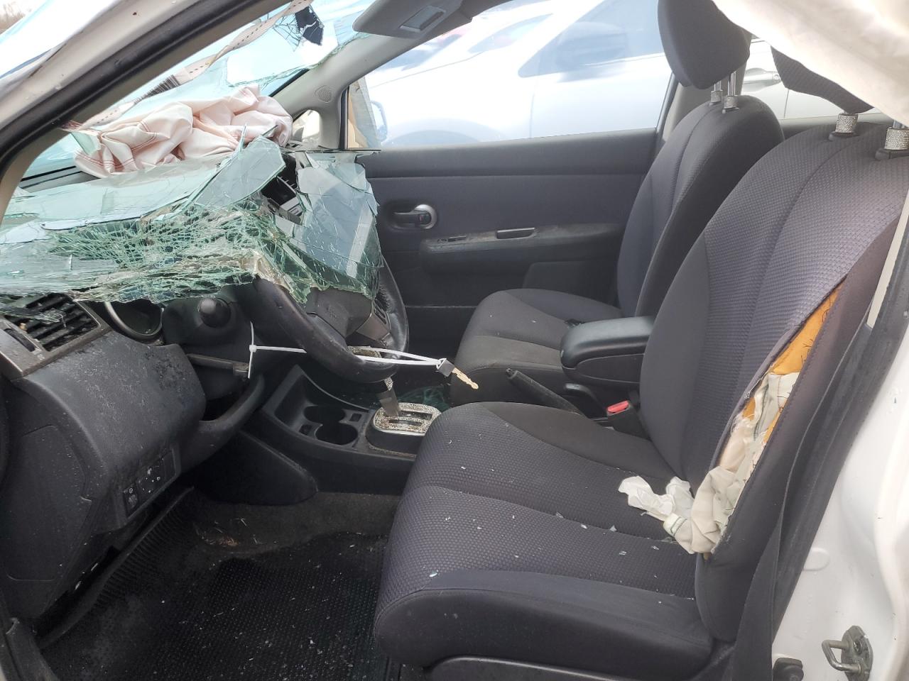 Image 3 of 2008 NISSAN VERSA S 2008 with VIN 3N1BC13E38L395970